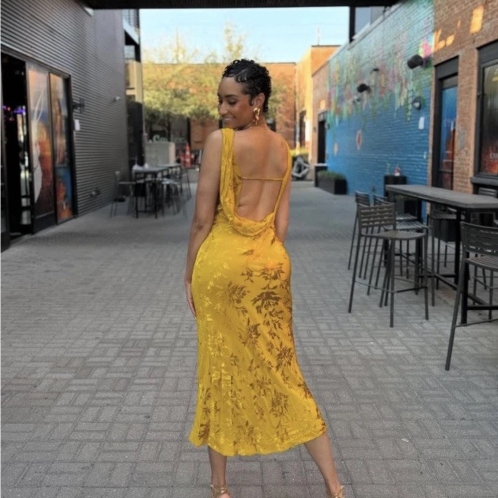 ZARA bloggers fav Satin Floral Jacquard Midi Maxi Dress Open Back Yellow Gold M - Picture 5 of 10